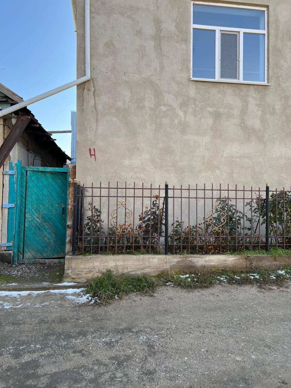 Emir Guest House In Karakol Εξωτερικό φωτογραφία