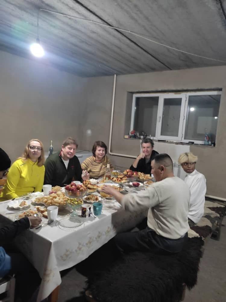 Emir Guest House In Karakol Εξωτερικό φωτογραφία