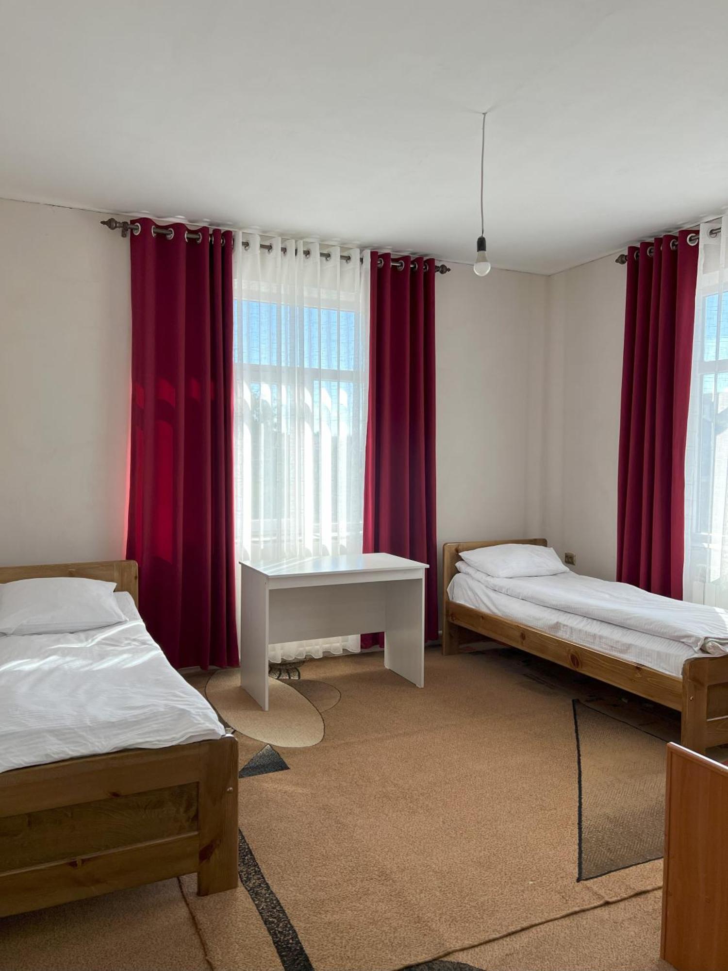Emir Guest House In Karakol Εξωτερικό φωτογραφία