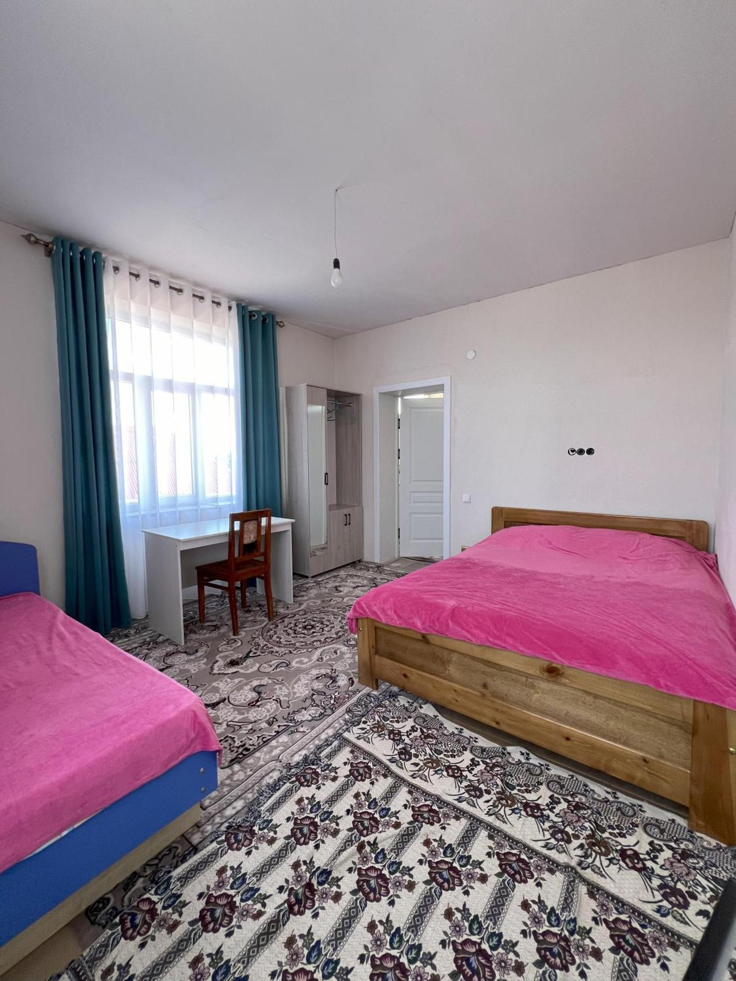 Emir Guest House In Karakol Εξωτερικό φωτογραφία