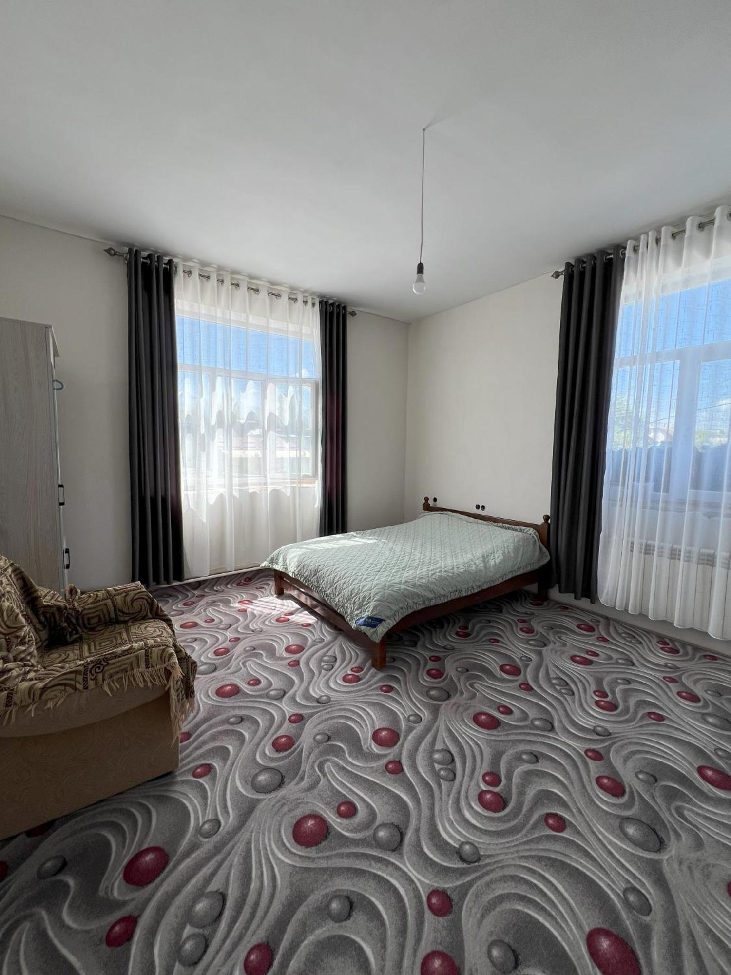 Emir Guest House In Karakol Εξωτερικό φωτογραφία